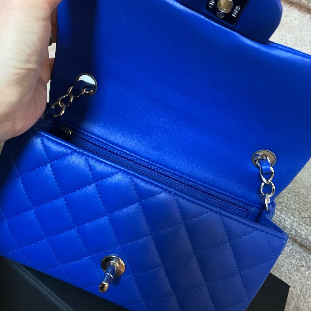 Chanel 19C Blue Lambskin Mini Light gold hw - Picture 6 of 8